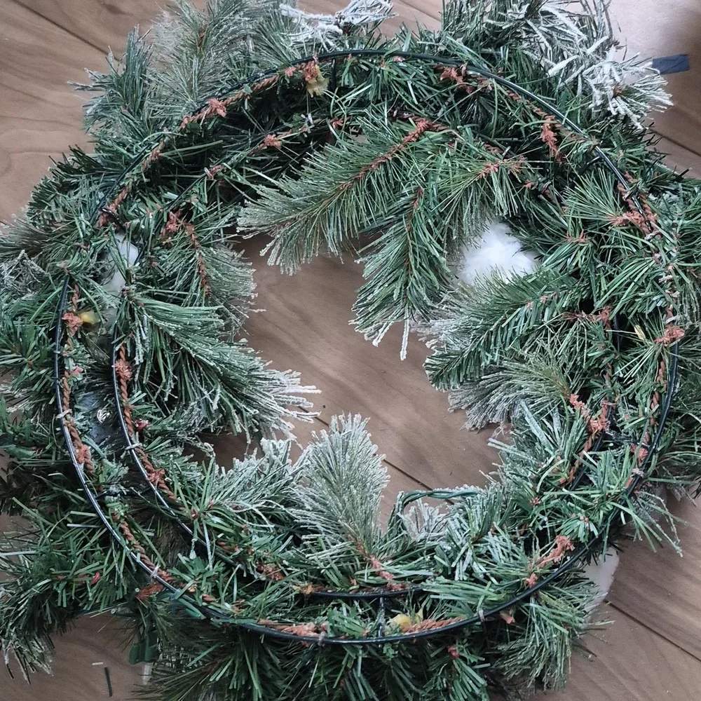Frosted Snowball Holiday Wreath